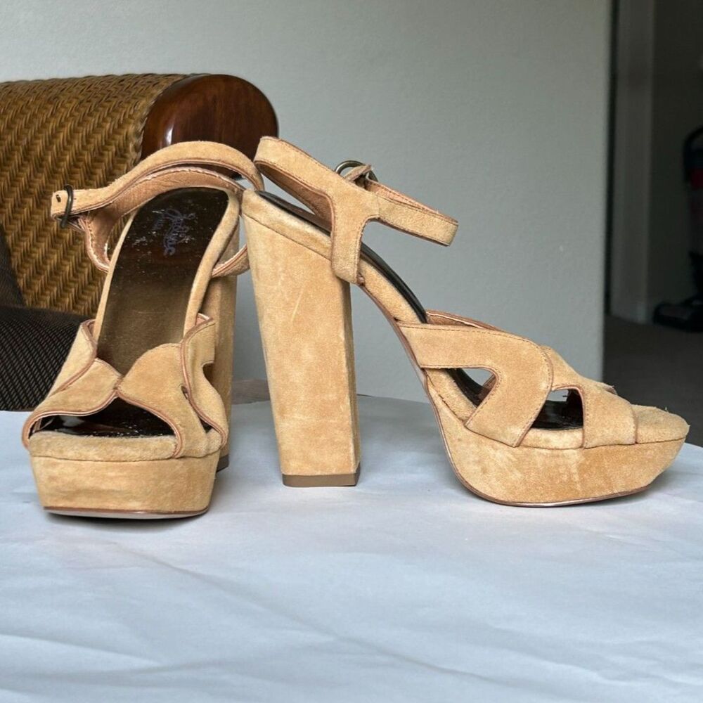 Zodiac USA ‘Tanya’ Tan Suede Platform Chunky Heels Sandals - Size 8